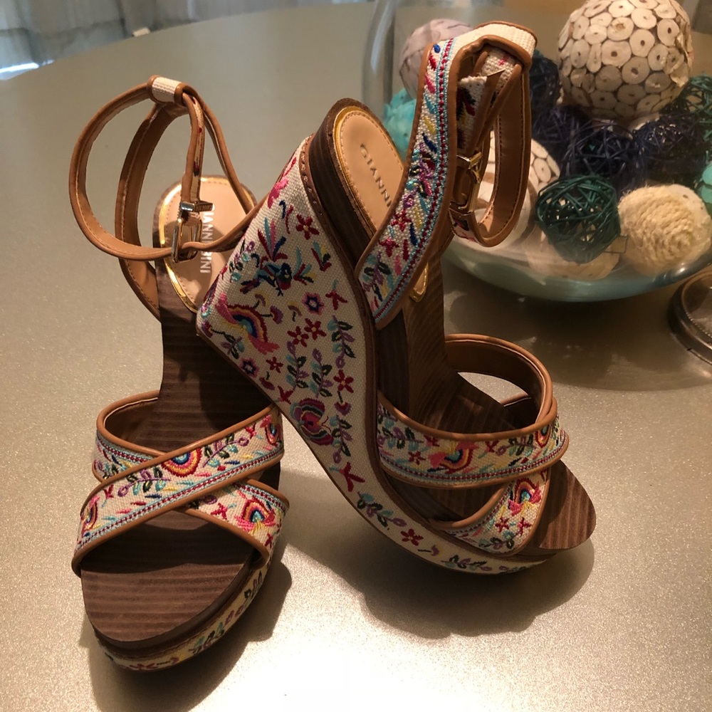 Beautiful sewin wedges